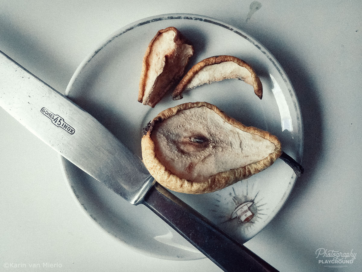 Creative photography ideas at home | Photo: The Science Project: Pear 2 ©Karin van Mierlo Photography Playground